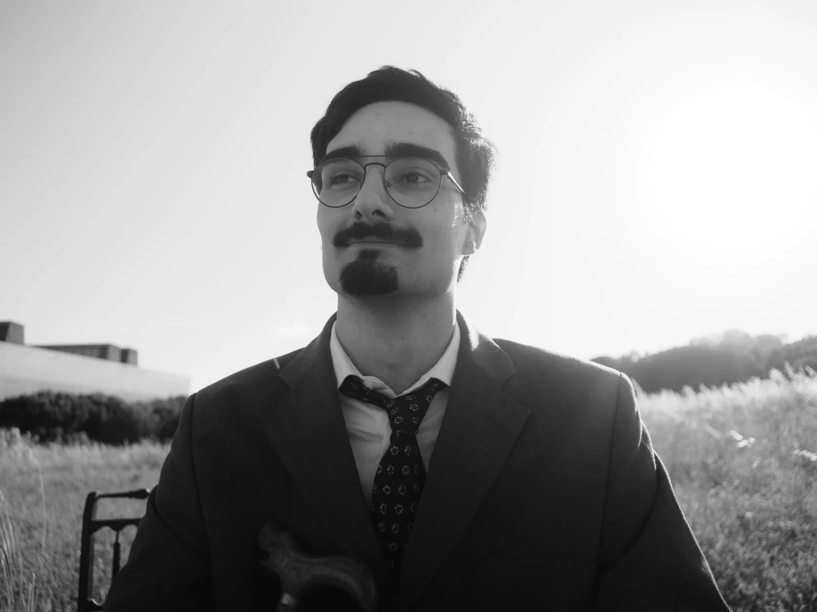 Still a preto e branco de Falta Sempre Qualquer Coisa
